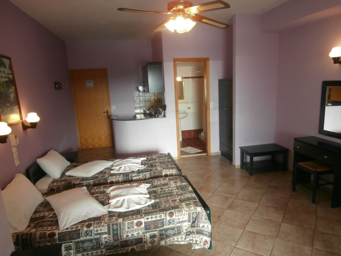 Bedroom 4, Haravgi Hotel, Thessaly
