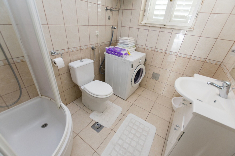Bathroom, Apartment Tome, Primošten