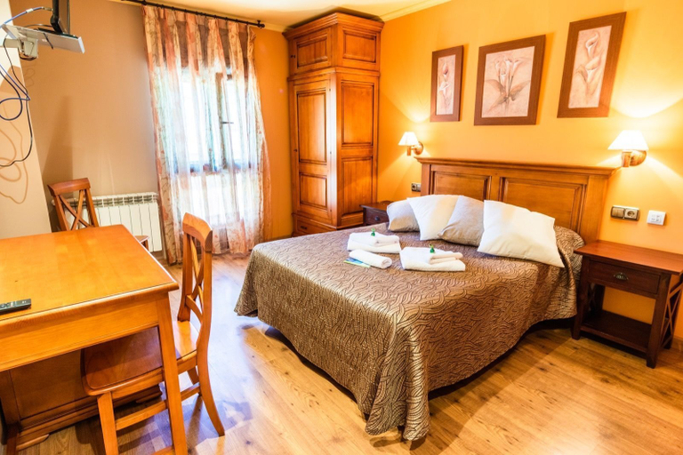 Bedroom 2, Hotel Peña Pandos, Asturias