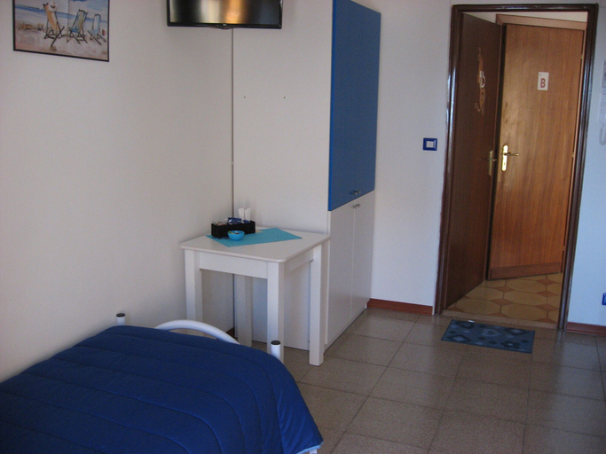 Bedroom 4, San Procopio, Enna
