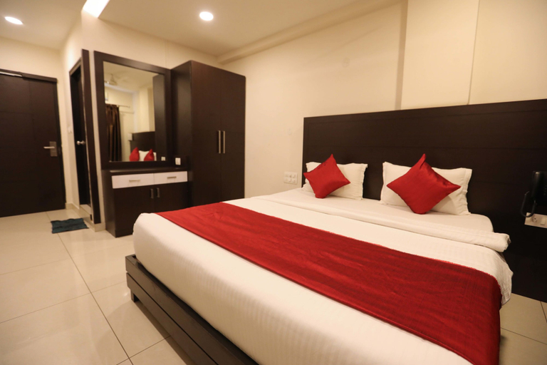 Bedroom 3, Traders Hotel, Dakshina Kannada