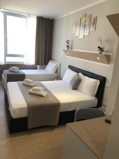 Bedroom 2, Atico Hotel, Brescia