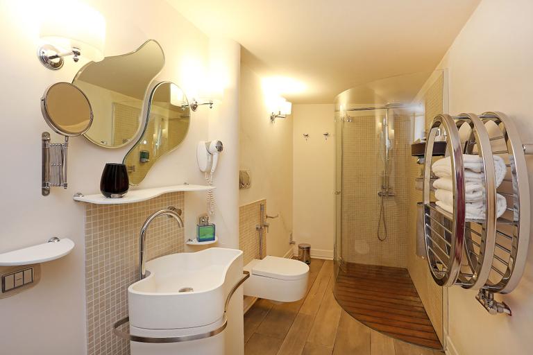 Bathroom 3, Piazzetta de' Monti Suites, Rome