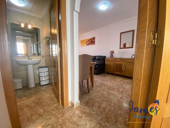 Bathroom 3, La Cinuelica R14, 1st flr apt Overlook Pool L137, Alicante