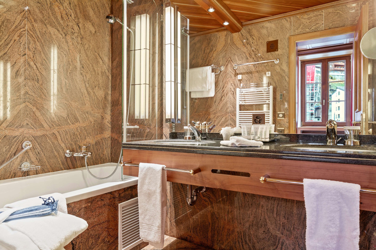 Bathroom 5, Grand Hotel Zermatterhof, Visp