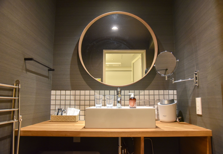 Bathroom 3, Chika Seiryu, Kyoto