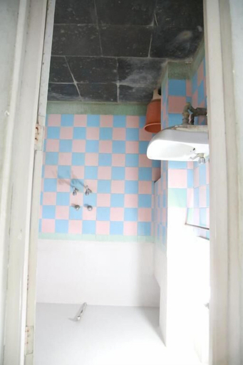 Bathroom 5, Hotel Ram Niwas, Udaipur