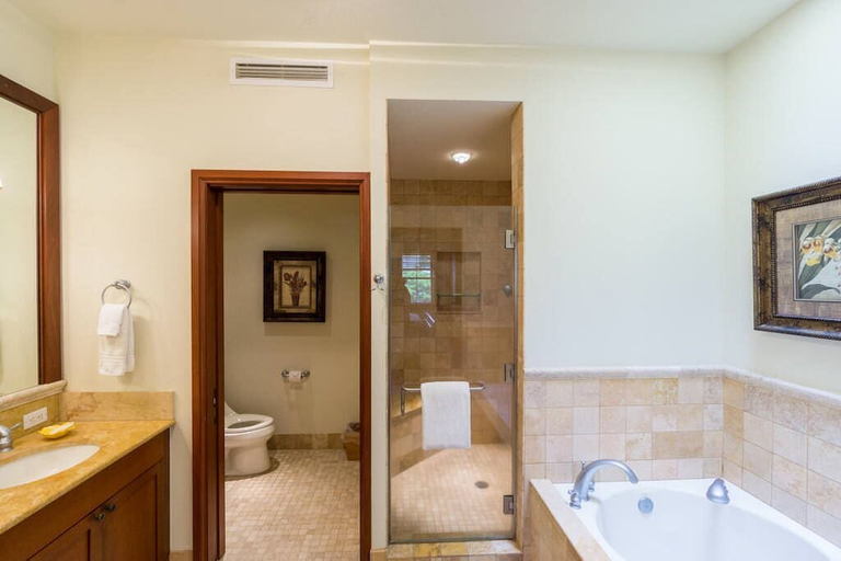 Bathroom, Kolea 14F at the Waikoloa Beach Resort, Hawaii