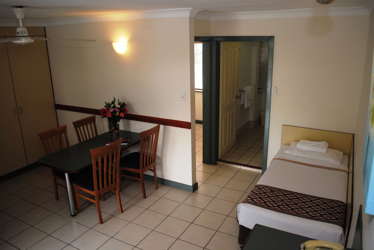 Bedroom 3, Bay Village Tropical Retreat & Apartments, Cairns