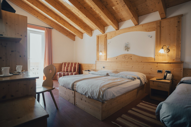 Bedroom 3, Hotel Bezzi, Brescia