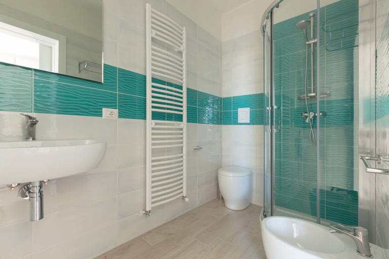 Bathroom 5, B&B Dreams and Delights, Lecce