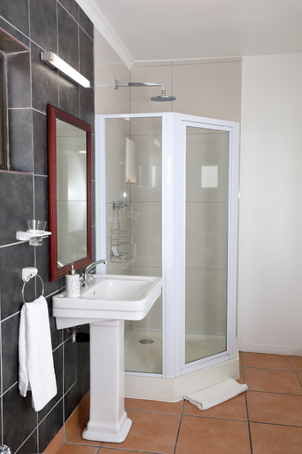 Bathroom 4, Kingston Place Guest House, eThekwini