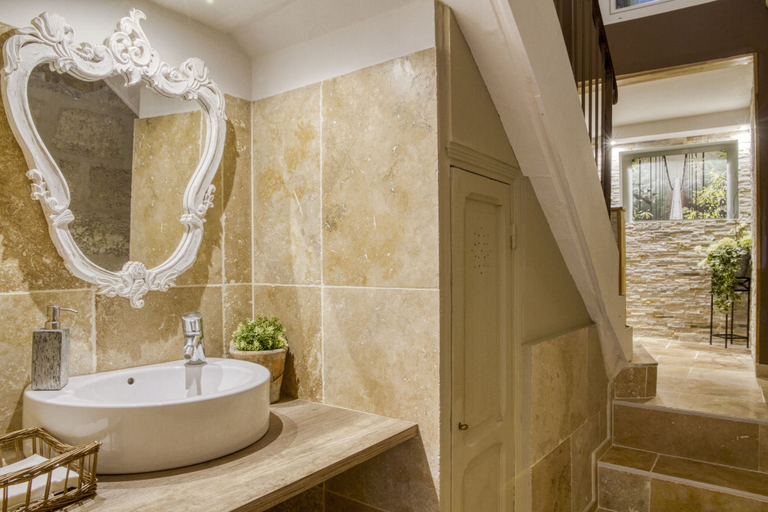 Bathroom 5, Hôtel Boquier, Vaucluse