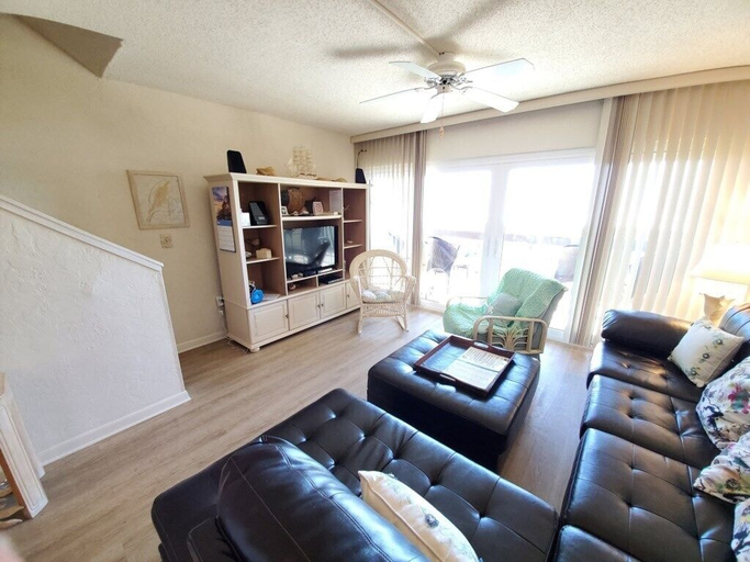 Others 5, Island House A208, Saint Johns
