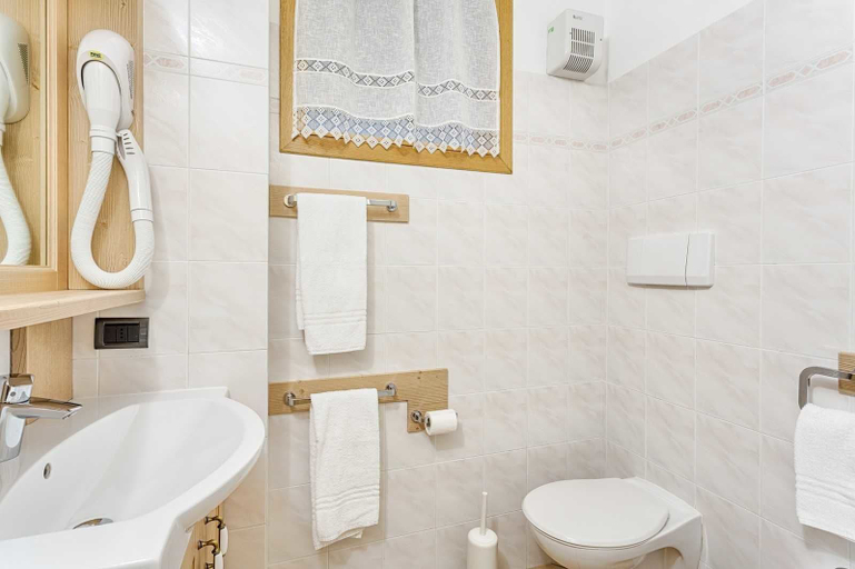 Bathroom 3, Residence Ronchi, Trento