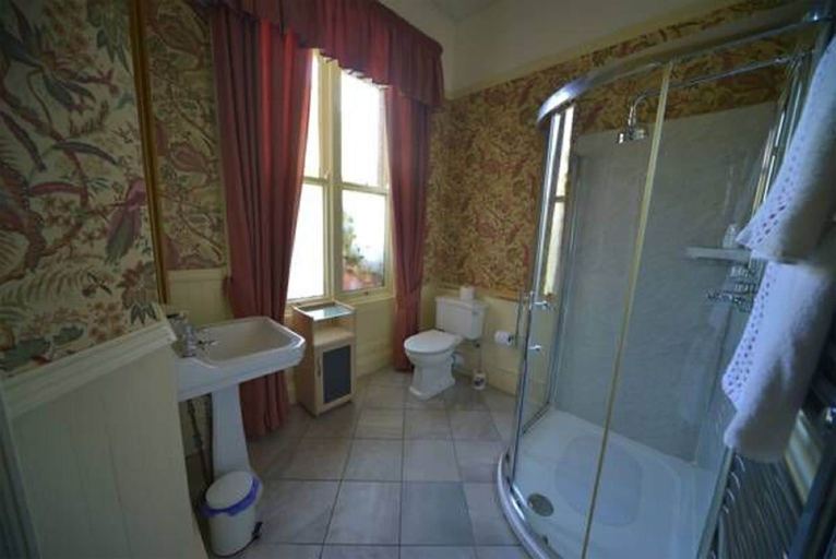 Bathroom, Glenmore Manor Guesthouse, Armagh, Banbridge and Craigavon