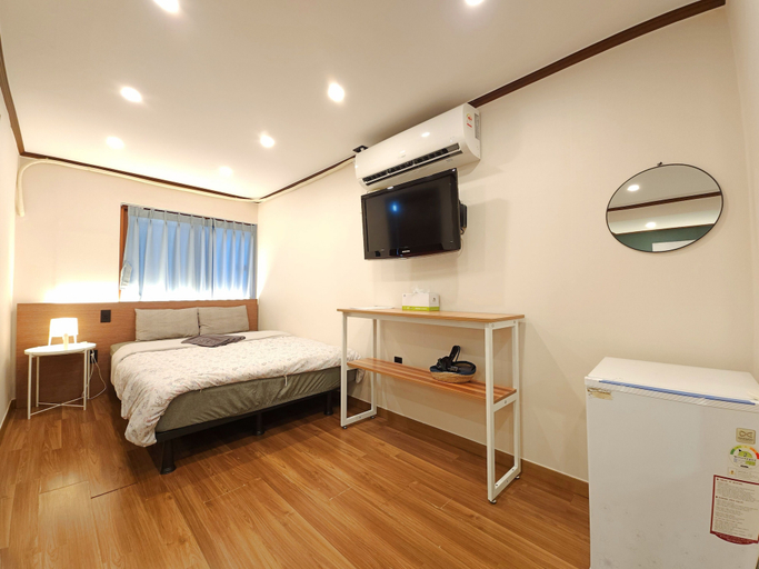 Bedroom 3, OYO Rooftop Hostel, Jung