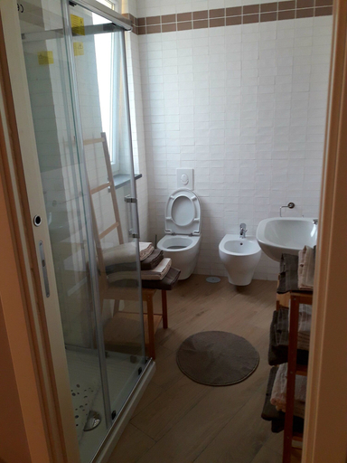 Bathroom 4, Euforia Napoli - Tre Sedi - Three Locations, Napoli
