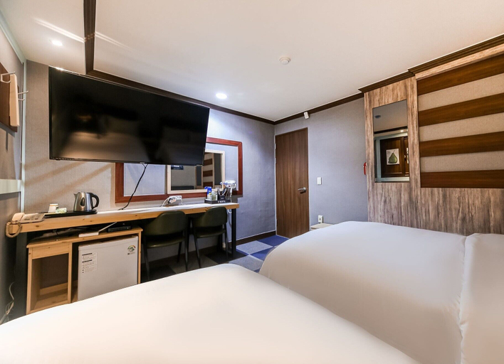 Bedroom 4, Subiztel, Pohang