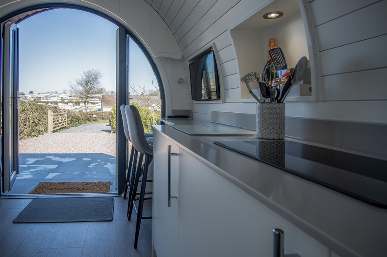 Others 5, Bracken Burrows - 1 Bed Pod - New Hedges, Pembrokeshire