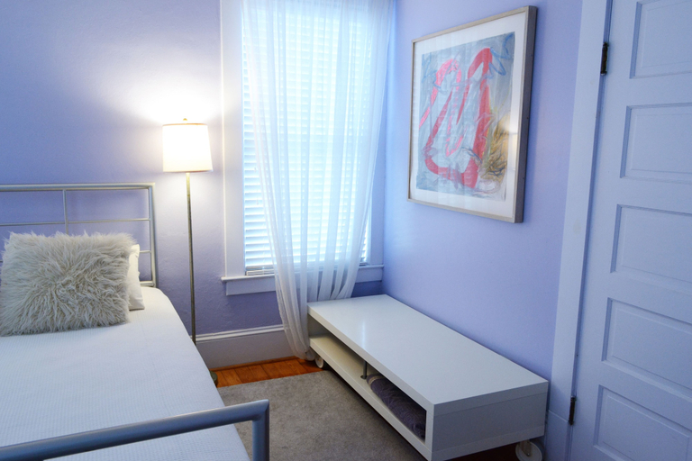 Bedroom 2, Adora Inn, Lake