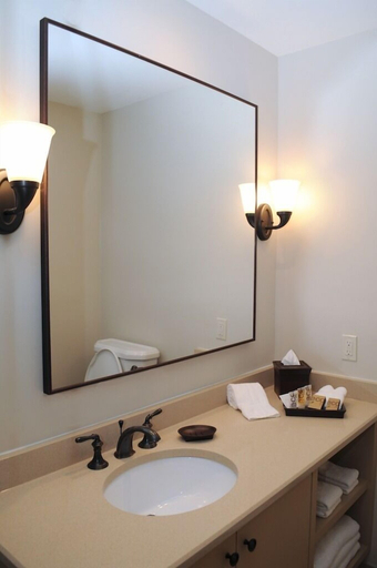Bathroom 3, The Beaumont Inn, Luzerne