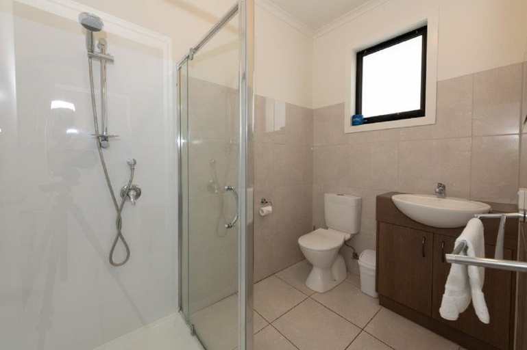 Bathroom 4, The Elimatta Hotel, Devonport