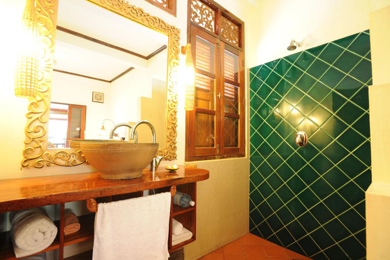 Bathroom 4, Lotus Villa Boutique Hotel, Chomphet