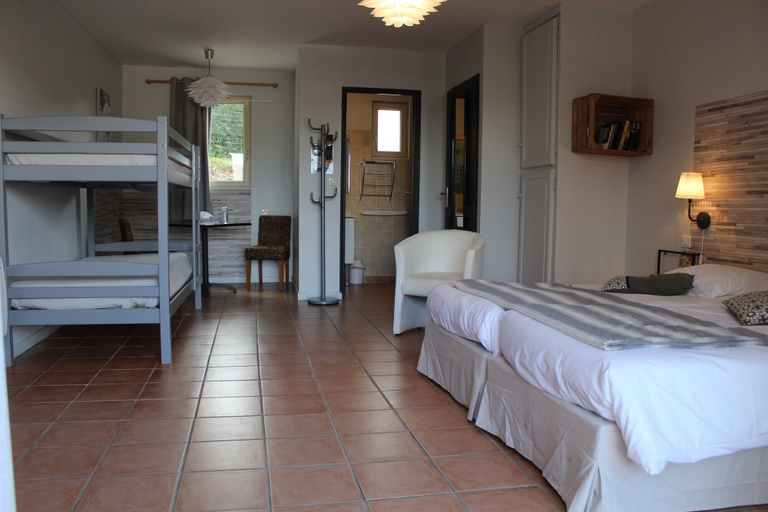Bedroom 2, Hôtel-Gîte La Peyrade, Lot