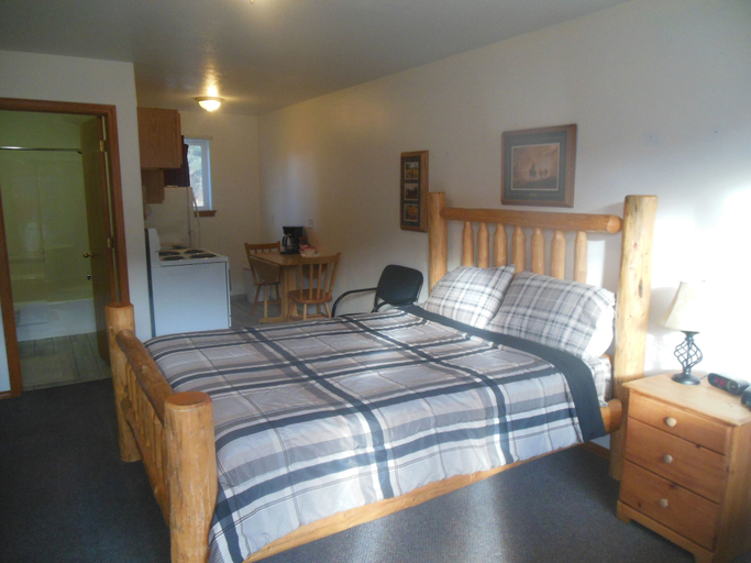 Bedroom 4, Clark Fork Lodge, Bonner