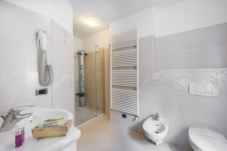 Bathroom 5, Hotel Trettenero, Vicenza