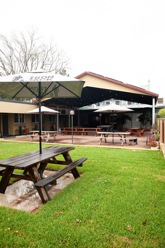 Others 4, Royal Hotel Singleton, Singleton