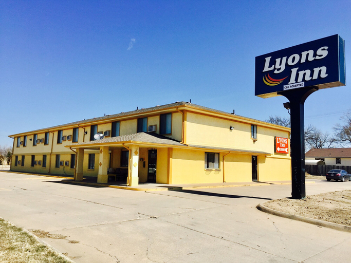Exterior & Views 2, Lyons Inn, Rice
