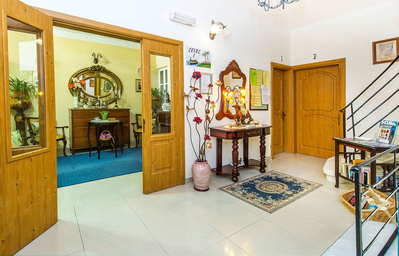 Others 5, Lantern Guest House