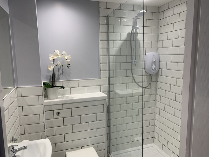 Bathroom 4, Serviced Apartments East Kilbride, South Lanarkshire