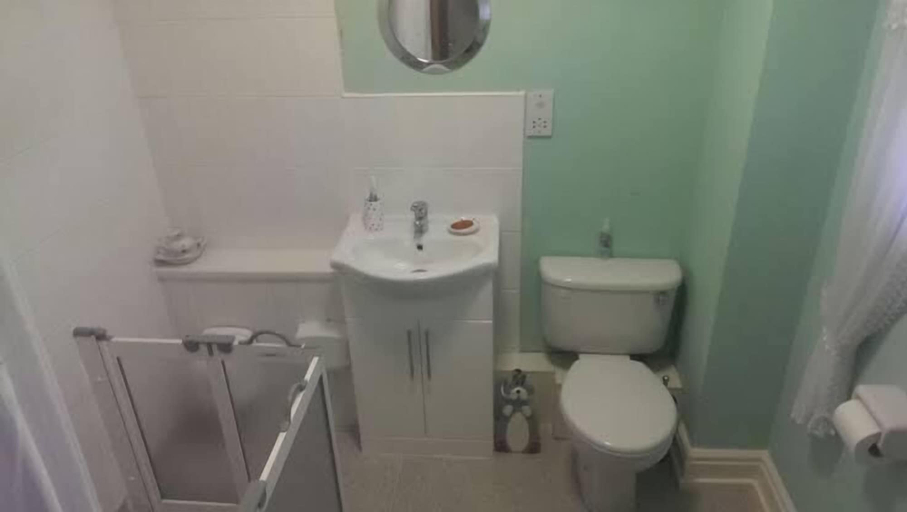 Bathroom, Pride Garden Hotel, Calabar