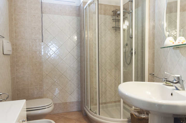 Bathroom, Typical Apartment on River Naviglio / Darsena, Milano