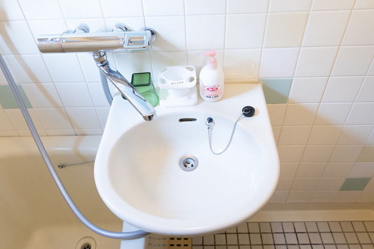 Bathroom 2, SUNDAY peace room Honkawa, Hiroshima