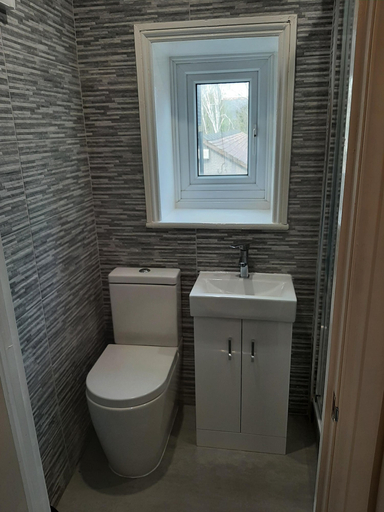 Bathroom 3, Beachmount Holiday Apartments, Conwy