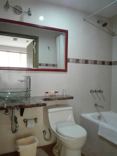 Bathroom 3, Inka Tower, Urubamba