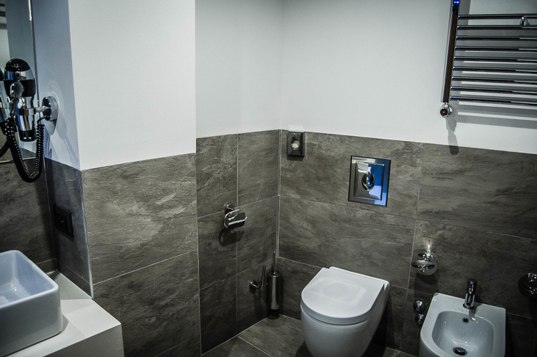 Bathroom 5, National Park Hotel & Spa, Crotone