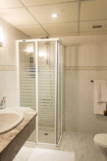Bathroom 5, Lotus Bay Resort , Safaja