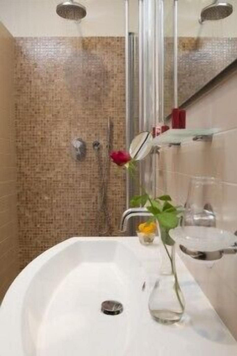 Bathroom 3, Le Magnolie Frigintini, Ragusa