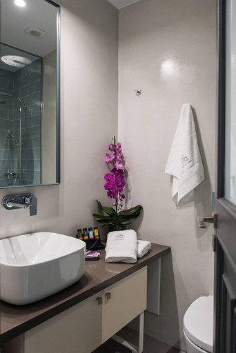 Bathroom 5, The 48 Suites, Crete