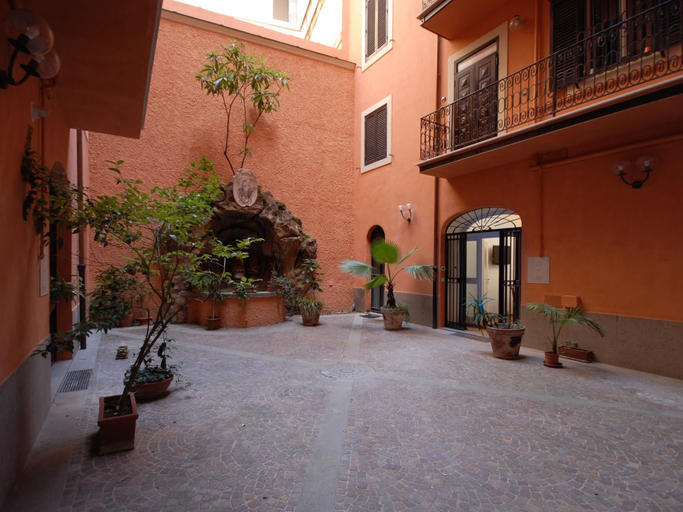 Exterior & Views 2, Apartment Colosseo, Rome
