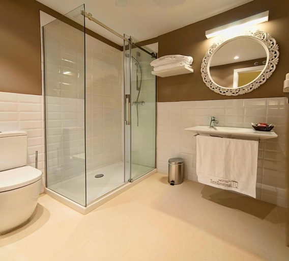 Bathroom 3, Hotel Torre Zumeltzegi, Guipúzcoa