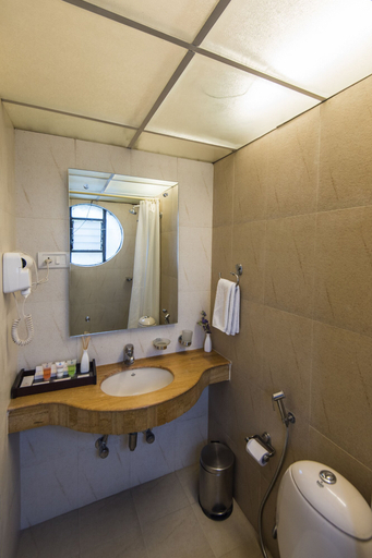 Bathroom 4, Park Central, Pune