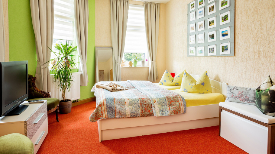 Bedroom 2, Eishexe, Harz