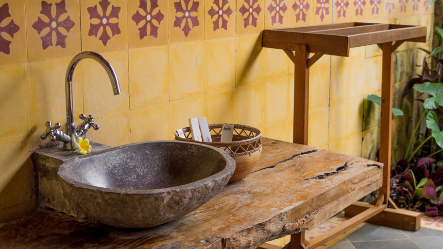 Bathroom 5, Sapu Lidi Resort Spa & Gallery, Gianyar