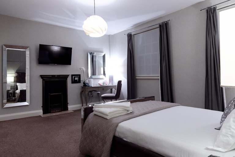 Bedroom 2, The City Rooms, Leicester